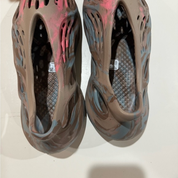 New Yeezy adidas foam runners pink and beige mens size 11 shoes - Picture 4 of 5